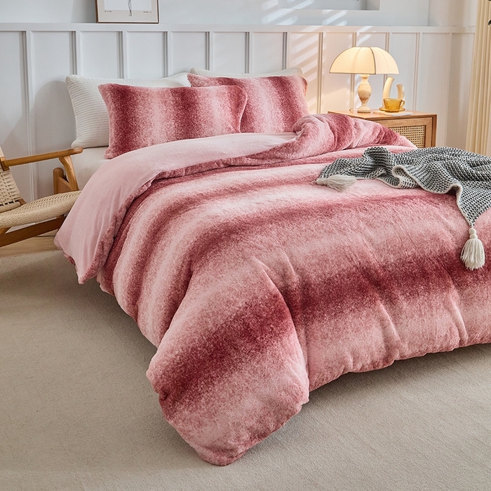 91家纺网 家纺一手货源 找家纺 缘生活 2025新款仿兔毛绒渐变四件套 冬季专业产品 颜色简单大气 绒渐变四件套-粉色
