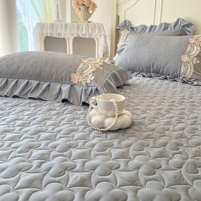 91家纺网 家纺一手货源 找家纺 网红馆（ck家纺） 2025新款水洗真丝蕾丝刺绣床裙系列-慕尚 工装灰