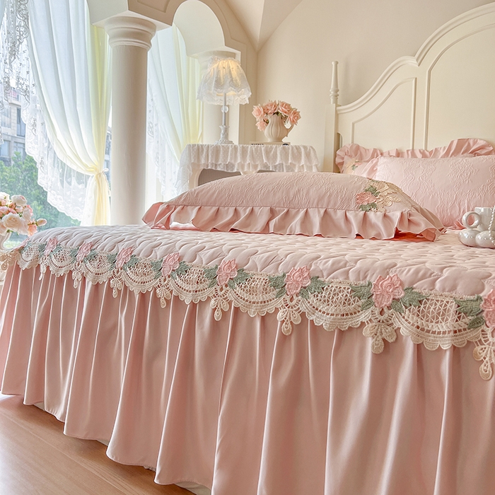 91家纺网 家纺一手货源 找家纺 网红馆（ck家纺） 2025新款水洗真丝蕾丝刺绣床裙系列-慕尚 嫩粉