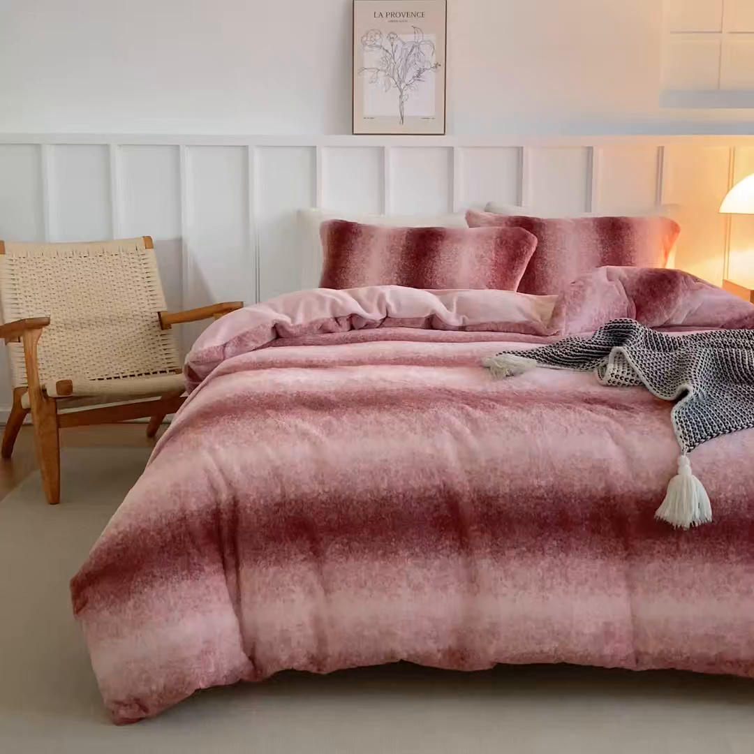 91家纺网 家纺一手货源 找家纺 缘生活 2025新款仿兔毛绒渐变四件套 冬季专业产品 颜色简单大气 绒渐变四件套-粉色