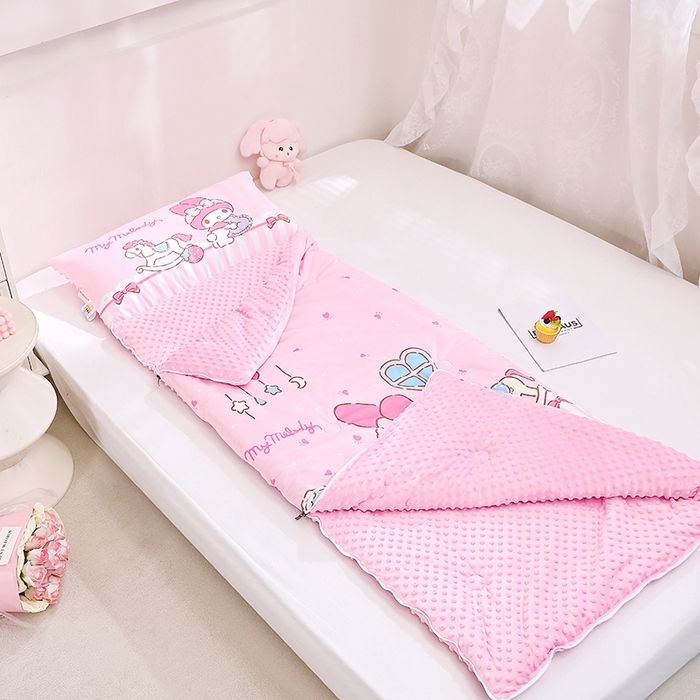 91家纺网 家纺一手货源 找家纺 八零年代 2025新款三丽鸥正版秋冬加厚儿童一体睡袋大宝宝绒防踢被大版卡通懒人被子（含防伪标） 美乐蒂木马