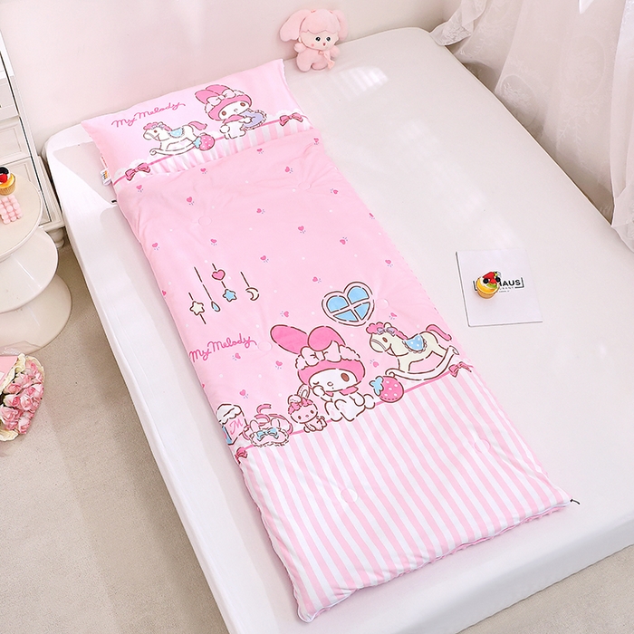 91家纺网 家纺一手货源 找家纺 八零年代 2025新款三丽鸥正版秋冬加厚儿童一体睡袋大宝宝绒防踢被大版卡通懒人被子（含防伪标） 美乐蒂木马