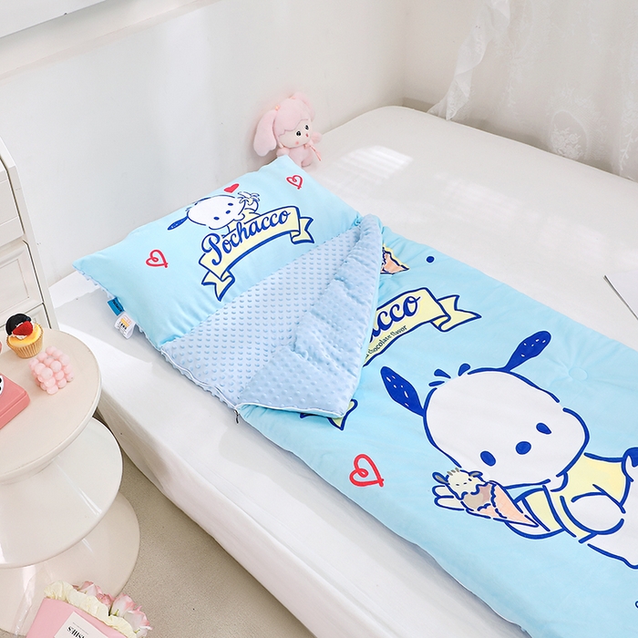 91家纺网 家纺一手货源 找家纺 八零年代 2025新款三丽鸥正版秋冬加厚儿童一体睡袋大宝宝绒防踢被大版卡通懒人被子（含防伪标） 帕恰狗