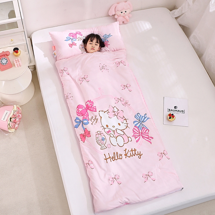 91家纺网 家纺一手货源 找家纺 八零年代 2025新款三丽鸥正版秋冬加厚儿童一体睡袋大宝宝绒防踢被大版卡通懒人被子（含防伪标） 美美KT