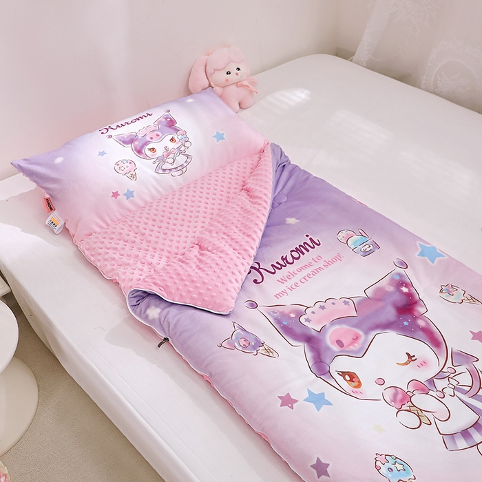 91家纺网 家纺一手货源 找家纺 八零年代 2025新款三丽鸥正版秋冬加厚儿童一体睡袋大宝宝绒防踢被大版卡通懒人被子（含防伪标） 炫彩库洛米
