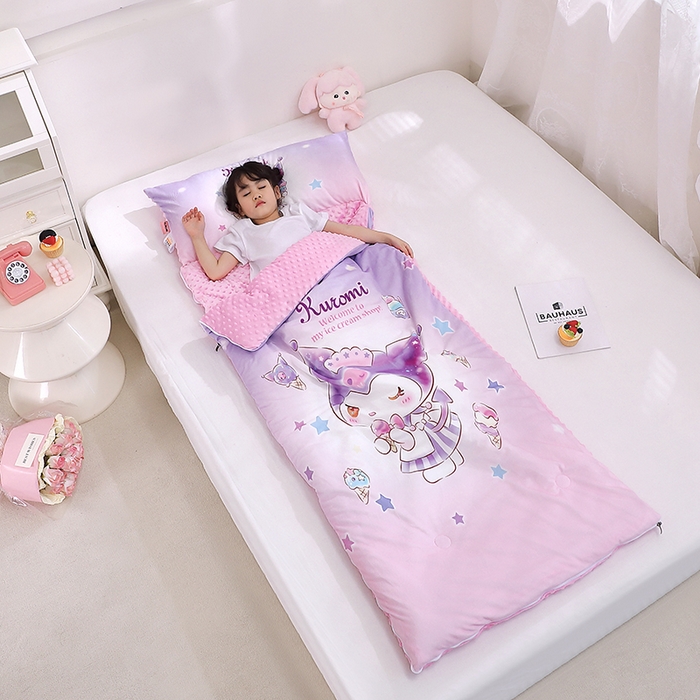 91家纺网 家纺一手货源 找家纺 八零年代 2025新款三丽鸥正版秋冬加厚儿童一体睡袋大宝宝绒防踢被大版卡通懒人被子（含防伪标） 炫彩库洛米