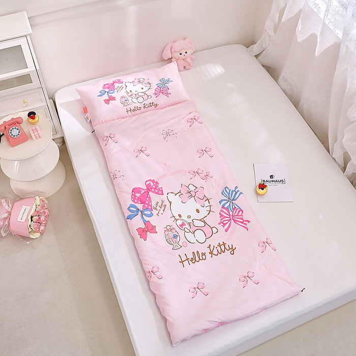 91家纺网 家纺一手货源 找家纺 八零年代 2025新款三丽鸥正版秋冬加厚儿童一体睡袋大宝宝绒防踢被大版卡通懒人被子（含防伪标） 美美KT