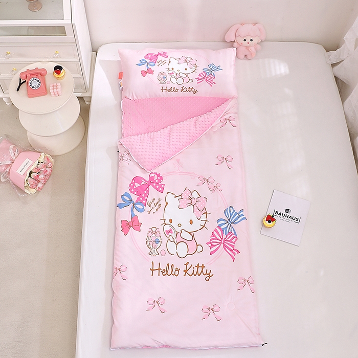 91家纺网 家纺一手货源 找家纺 八零年代 2025新款三丽鸥正版秋冬加厚儿童一体睡袋大宝宝绒防踢被大版卡通懒人被子（含防伪标） 美美KT