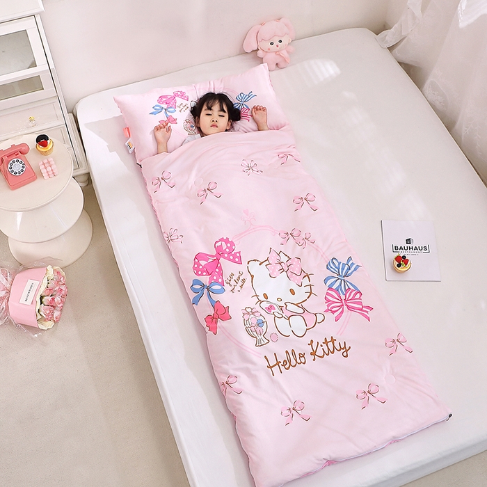 91家纺网 家纺一手货源 找家纺 八零年代 2025新款三丽鸥正版秋冬加厚儿童一体睡袋大宝宝绒防踢被大版卡通懒人被子（含防伪标） 美美KT