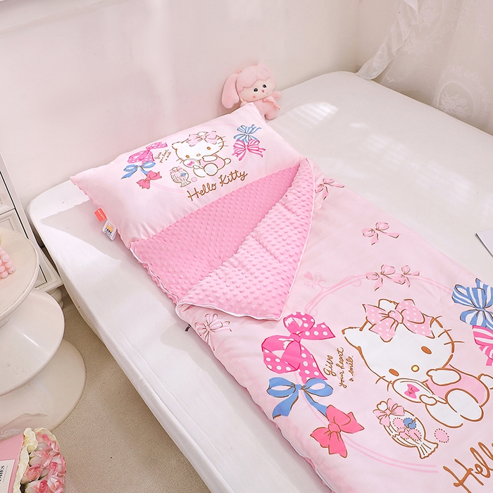 91家纺网 家纺一手货源 找家纺 八零年代 2025新款三丽鸥正版秋冬加厚儿童一体睡袋大宝宝绒防踢被大版卡通懒人被子（含防伪标） 美美KT