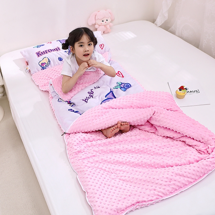 91家纺网 家纺一手货源 找家纺 八零年代 2025新款三丽鸥正版秋冬加厚儿童一体睡袋大宝宝绒防踢被大版卡通懒人被子（含防伪标） 甜甜库洛米