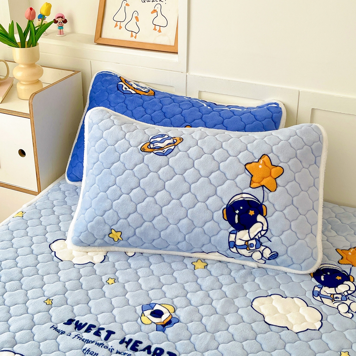 91家纺网 家纺一手货源 找家纺 （总）富馨莱 2025新款牛奶绒夹棉床垫床盖支持一件定制