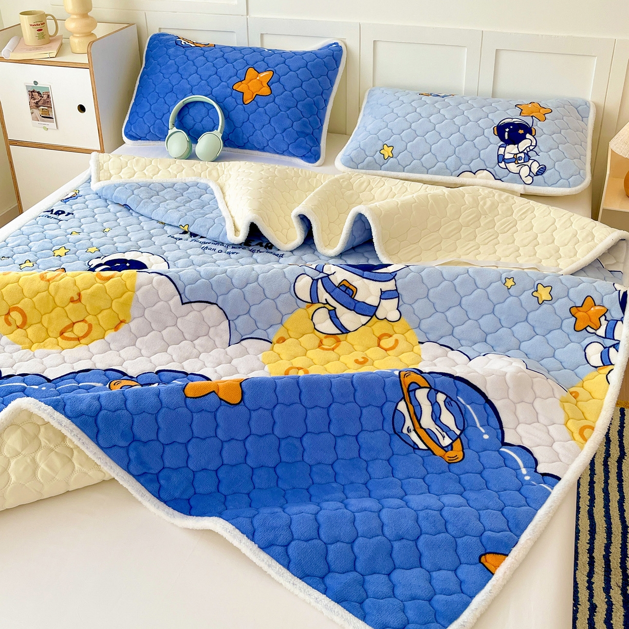 91家纺网 家纺一手货源 找家纺 （总）富馨莱 2025新款牛奶绒夹棉床垫床盖支持一件定制