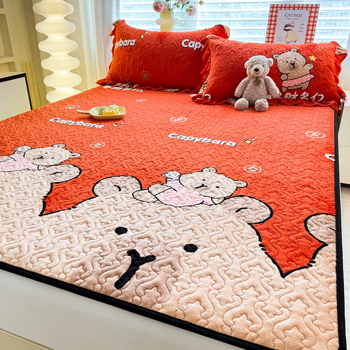 91家纺网 家纺一手货源 找家纺 美达家纺 2025新款高克重牛奶绒夹棉床垫 巴拉巴拉