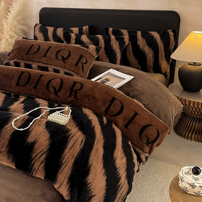 91家纺网 家纺一手货源 找家纺 （总）铠畅家纺 2025新款美拉德风格兔毛绒床单四件套