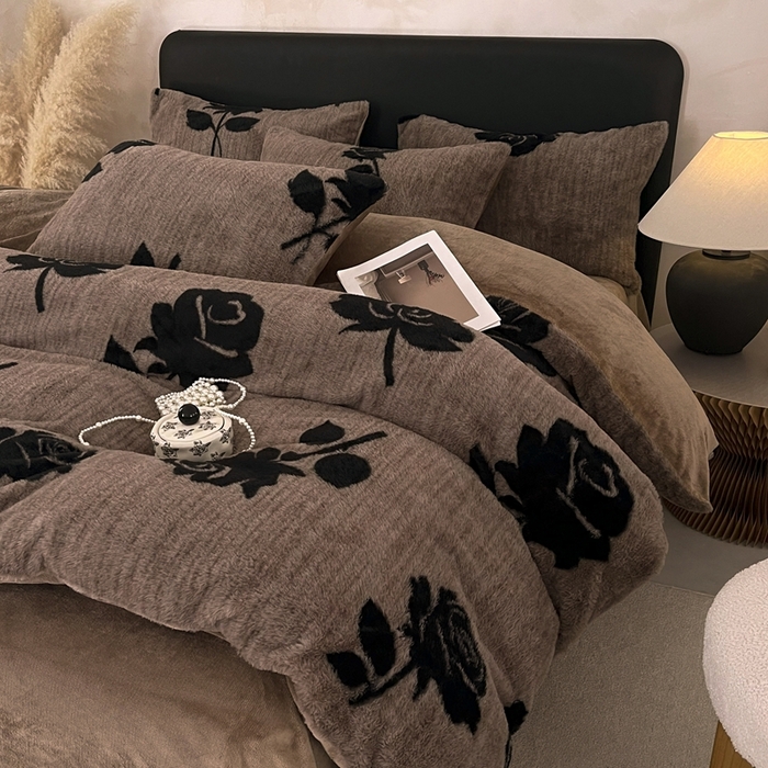 91家纺网 家纺一手货源 找家纺 （总）铠畅家纺 2025新款美拉德风格兔毛绒床单四件套