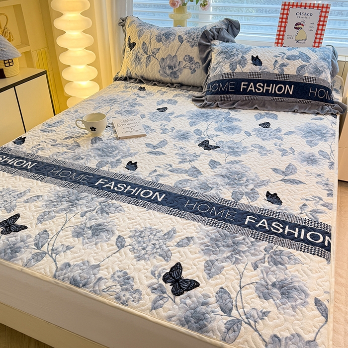 91家纺网 家纺一手货源 找家纺 美达家纺 2025新款高克重牛奶绒夹棉床垫 梦蝶