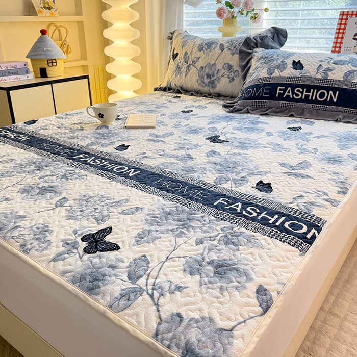 91家纺网 家纺一手货源 找家纺 美达家纺 2025新款高克重牛奶绒夹棉床垫 梦蝶