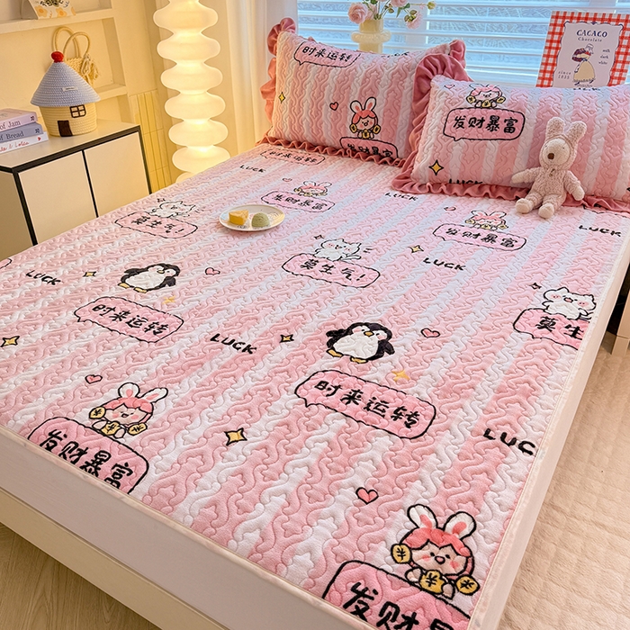 91家纺网 家纺一手货源 找家纺 美达家纺 2025新款高克重牛奶绒夹棉床垫 时来运转