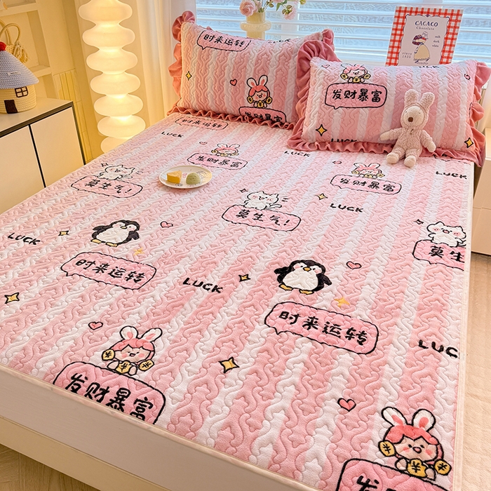 91家纺网 家纺一手货源 找家纺 美达家纺 2025新款高克重牛奶绒夹棉床垫 时来运转