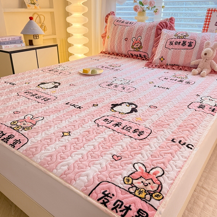 91家纺网 家纺一手货源 找家纺 美达家纺 2025新款高克重牛奶绒夹棉床垫 时来运转