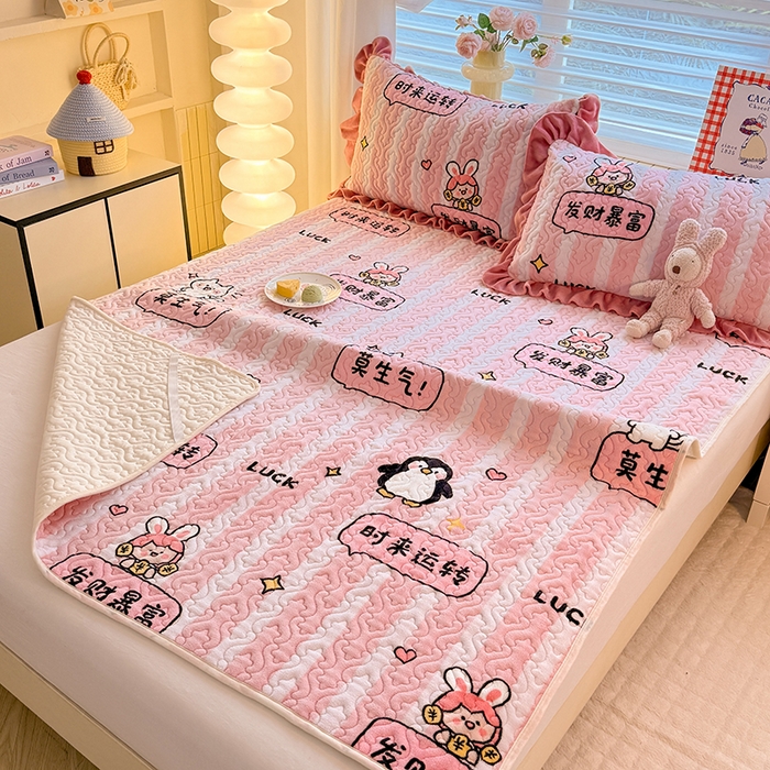 91家纺网 家纺一手货源 找家纺 美达家纺 2025新款高克重牛奶绒夹棉床垫 时来运转