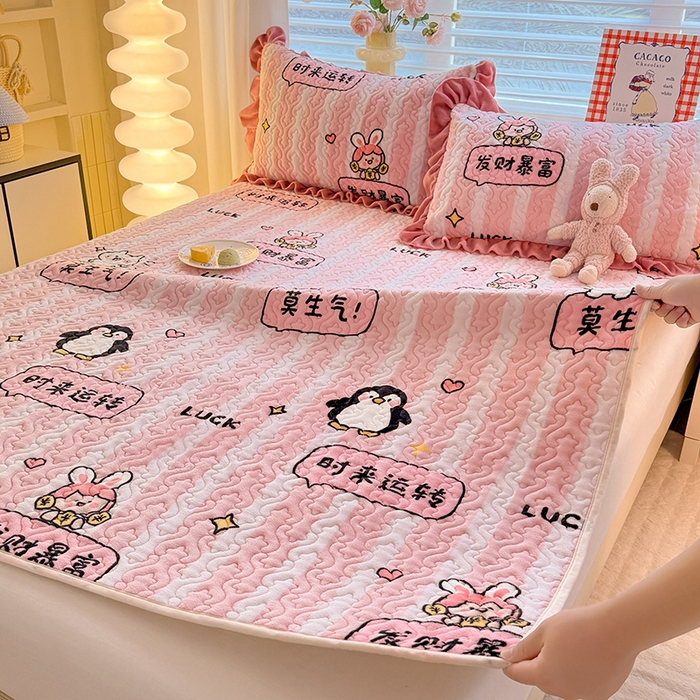 91家纺网 家纺一手货源 找家纺 美达家纺 2025新款高克重牛奶绒夹棉床垫 时来运转