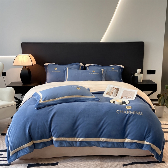 91家纺网 家纺一手货源 找家纺 （总）盛秋家纺 2025新款高克重绣花双拼牛奶绒系列山茶花四件套-查伦