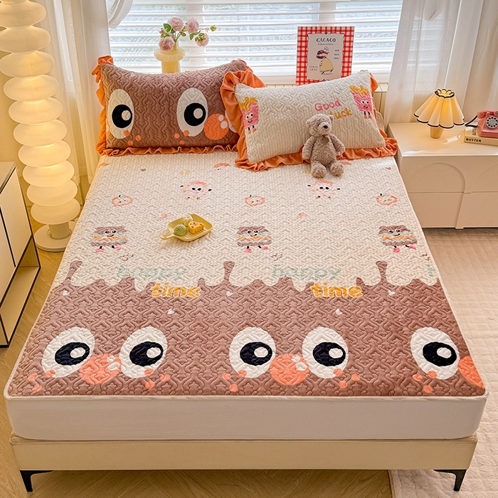 91家纺网 家纺一手货源 找家纺 美达家纺 2025新款高克重牛奶绒夹棉床垫 甜蜜奶吧