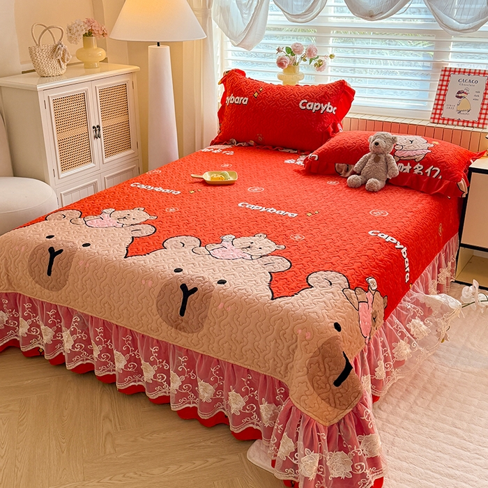 91家纺网 家纺一手货源 找家纺 （总）美达家纺 2025新款高克重牛奶绒花边款夹棉床盖三件套