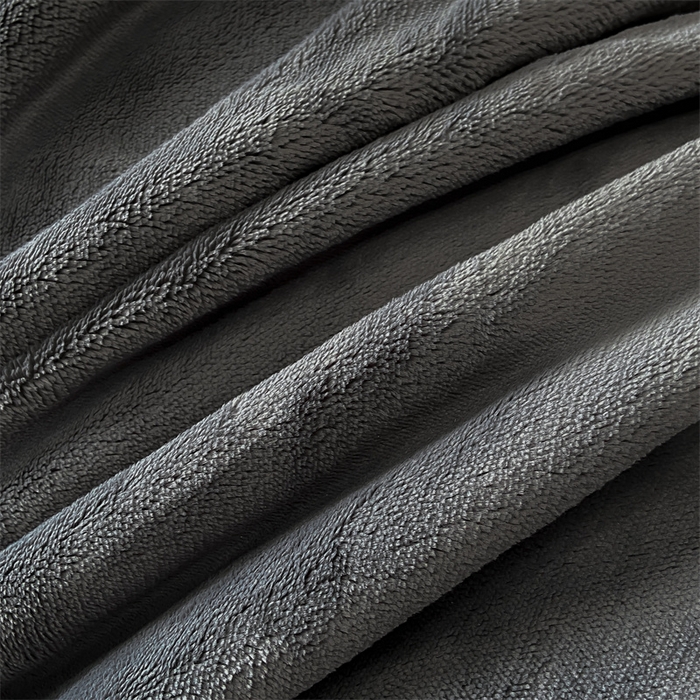 91家纺网 家纺一手货源 找家纺 盛秋家纺 2025新款高克重绣花双拼牛奶绒系列山茶花四件套-查伦绅士灰+香槟色