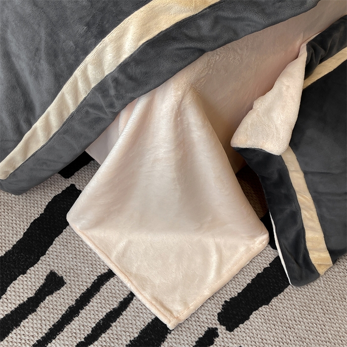 91家纺网 家纺一手货源 找家纺 盛秋家纺 2025新款高克重绣花双拼牛奶绒系列山茶花四件套-查伦绅士灰+香槟色