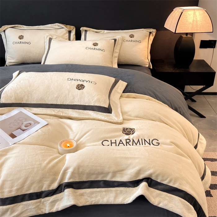 91家纺网 家纺一手货源 找家纺 盛秋家纺 2025新款高克重绣花双拼牛奶绒系列山茶花四件套-查伦香槟色+绅士灰