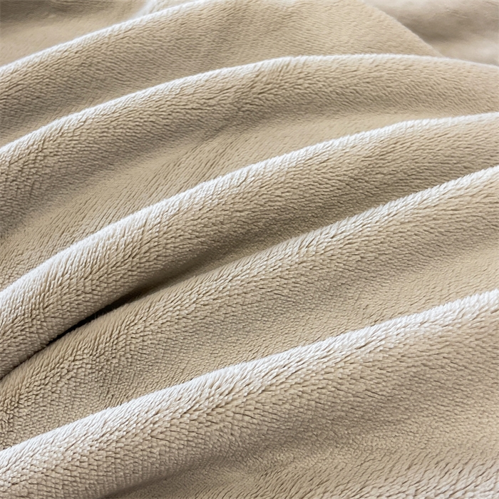 91家纺网 家纺一手货源 找家纺 盛秋家纺 2025新款高克重绣花双拼牛奶绒系列山茶花四件套-查伦香草灰+经典灰