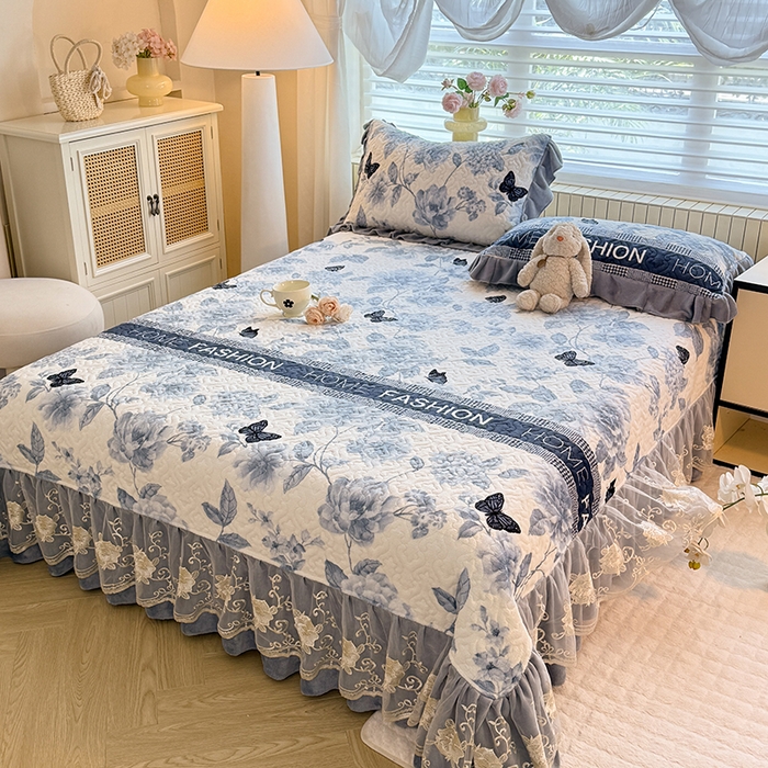 91家纺网 家纺一手货源 找家纺 美达家纺 2025新款高克重牛奶绒花边款夹棉床盖三件套 梦蝶