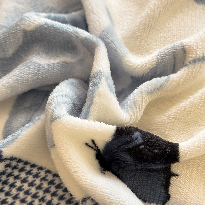 91家纺网 家纺一手货源 找家纺 美达家纺 2025新款高克重牛奶绒花边款夹棉床盖三件套 梦蝶