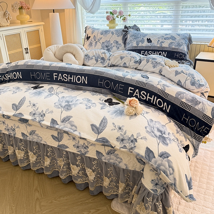 91家纺网 家纺一手货源 找家纺 美达家纺 2025新款高克重牛奶绒花边款夹棉床盖三件套 梦蝶