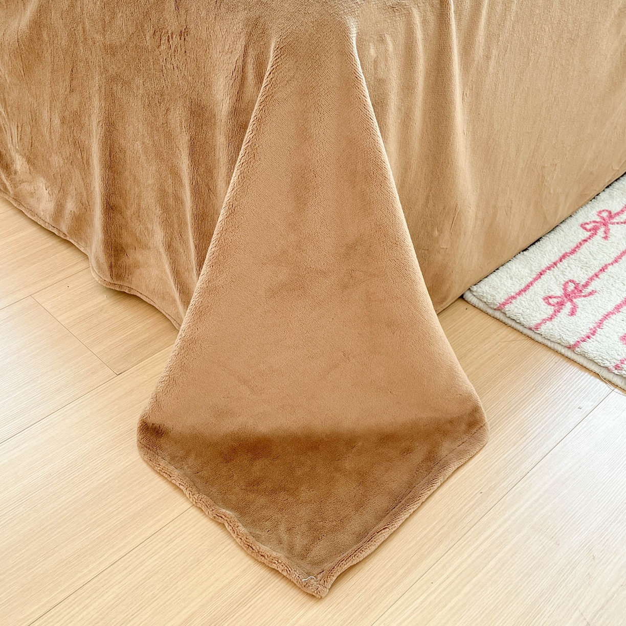 91家纺网 家纺一手货源 找家纺 沐慕 2025新款高克重牛奶绒四件套 牛奶绒-卡其块块狗