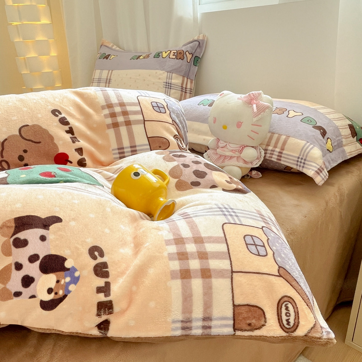 91家纺网 家纺一手货源 找家纺 沐慕 2025新款高克重牛奶绒四件套 牛奶绒-卡其块块狗