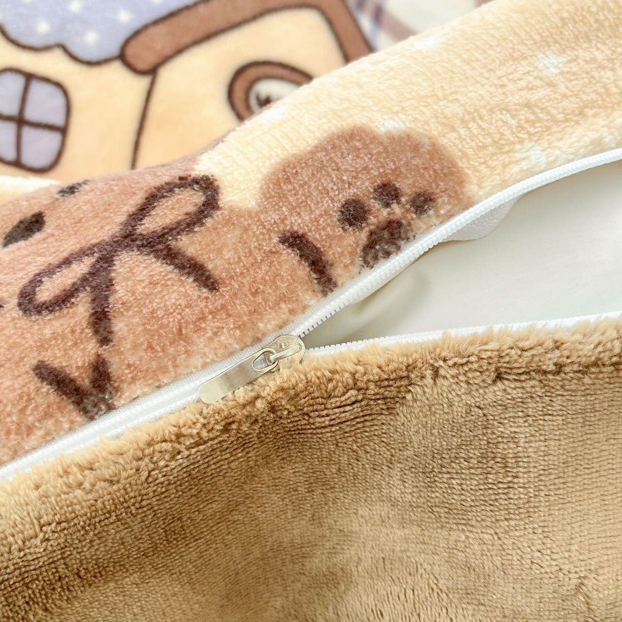 91家纺网 家纺一手货源 找家纺 沐慕 2025新款高克重牛奶绒四件套 牛奶绒-卡其块块狗