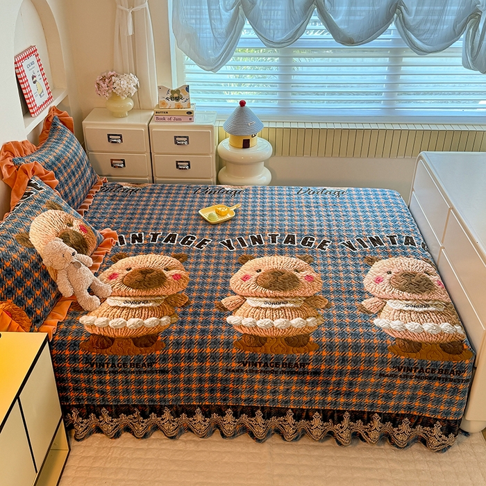 91家纺网 家纺一手货源 找家纺 美达家纺 2025新款牛奶绒榻榻米单床盖床盖单件单品床盖（支持定制，定制款不退不换） 格子萌熊