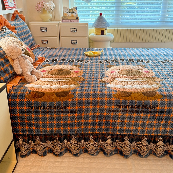 91家纺网 家纺一手货源 找家纺 美达家纺 2025新款牛奶绒榻榻米单床盖床盖单件单品床盖（支持定制，定制款不退不换） 格子萌熊