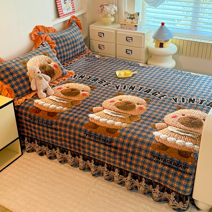 91家纺网 家纺一手货源 找家纺 美达家纺 2025新款牛奶绒榻榻米单床盖床盖单件单品床盖（支持定制，定制款不退不换） 格子萌熊