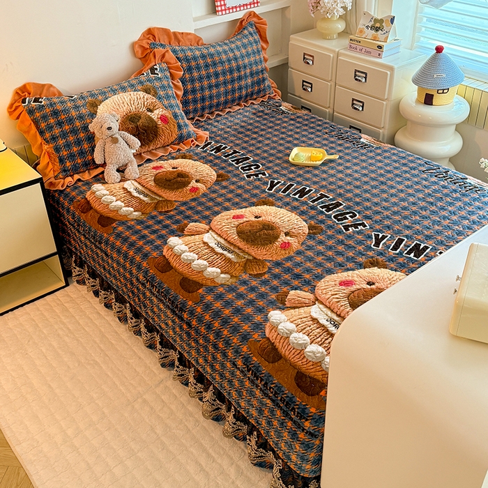 91家纺网 家纺一手货源 找家纺 美达家纺 2025新款牛奶绒榻榻米单床盖床盖单件单品床盖（支持定制，定制款不退不换） 格子萌熊