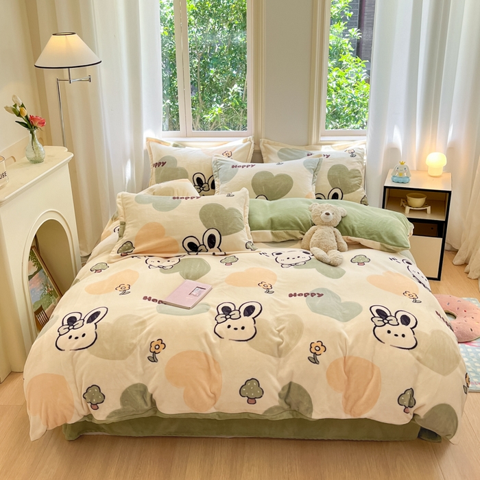 91家纺网 家纺一手货源 找家纺 沐慕 2025新款高克重牛奶绒四件套 牛奶绒-绿色爱心兔