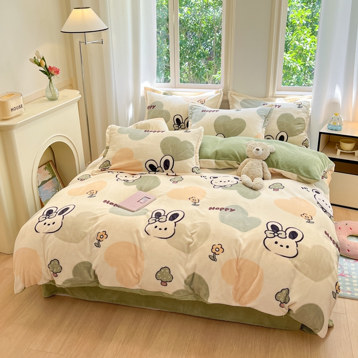 91家纺网 家纺一手货源 找家纺 沐慕 2025新款高克重牛奶绒四件套 牛奶绒-绿色爱心兔