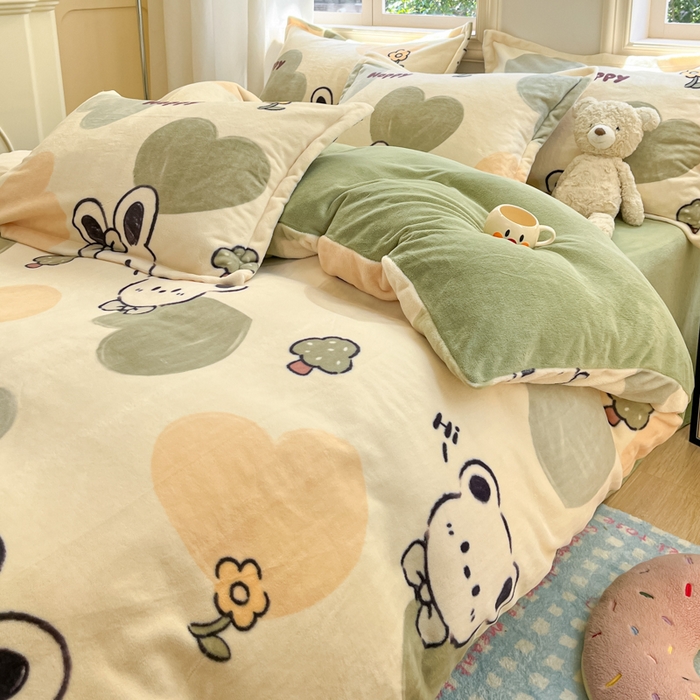 91家纺网 家纺一手货源 找家纺 沐慕 2025新款高克重牛奶绒四件套 牛奶绒-绿色爱心兔