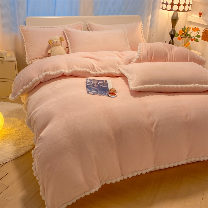 91家纺网 家纺一手货源 找家纺 （总）盛秋家纺 2025新款A类牛奶绒毛球工艺款四件套-琳达（暖光）