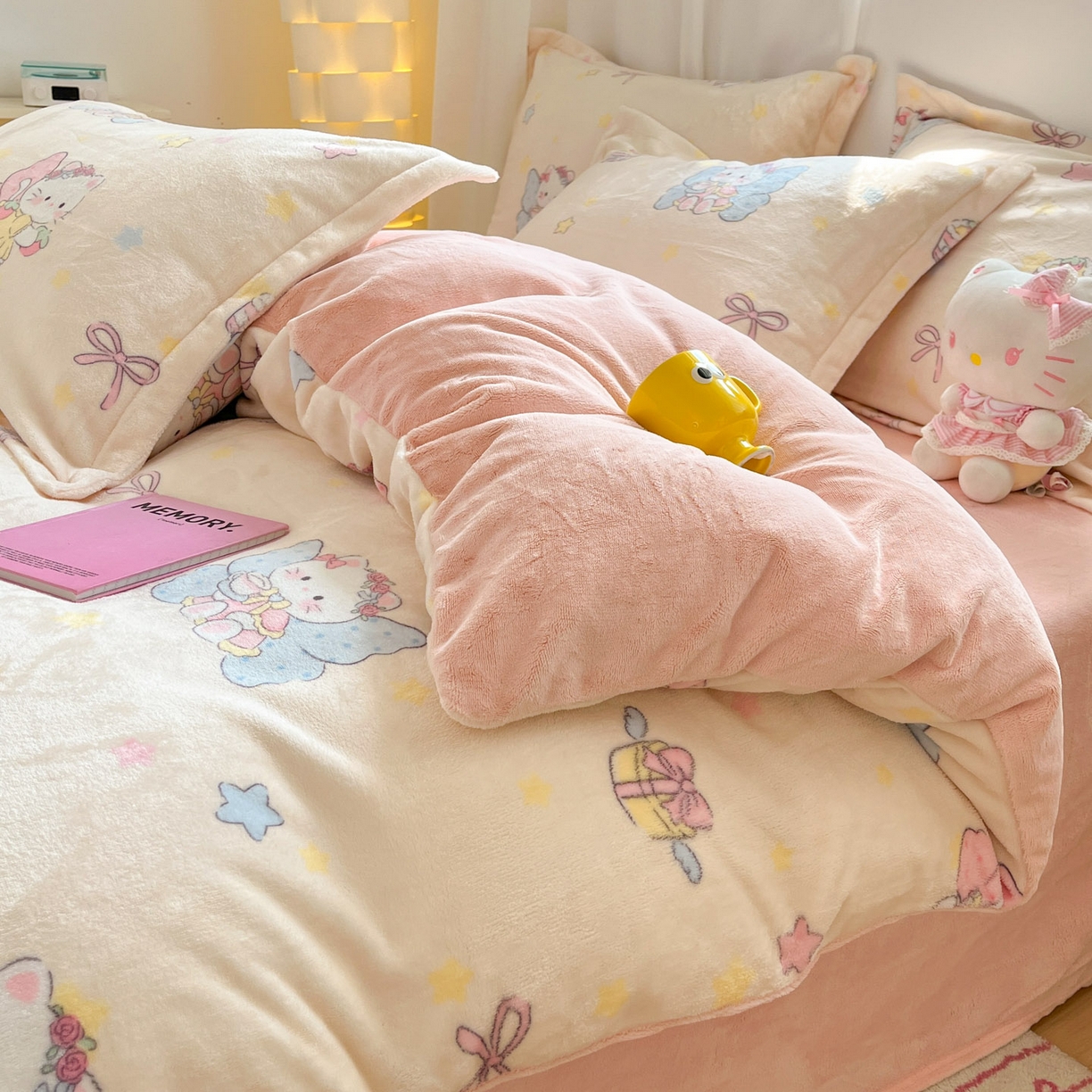 91家纺网 家纺一手货源 找家纺 沐慕 2025新款高克重牛奶绒四件套 牛奶绒-猫咪仙子