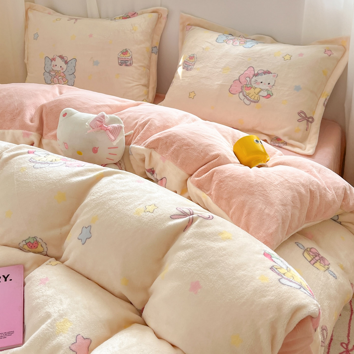 91家纺网 家纺一手货源 找家纺 沐慕 2025新款高克重牛奶绒四件套 牛奶绒-猫咪仙子